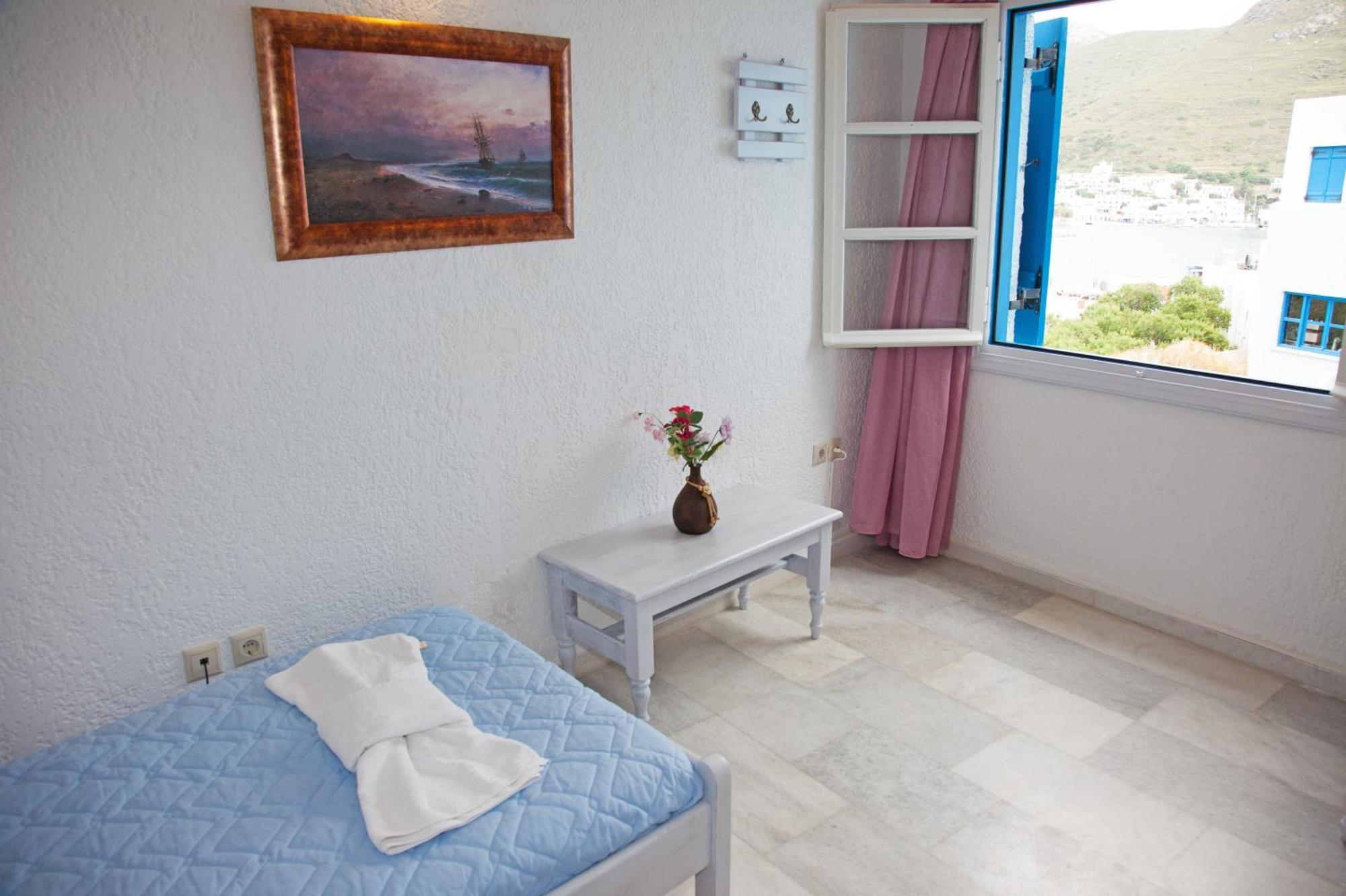 St.George Valsamitis Hotel Katápola Værelse billede